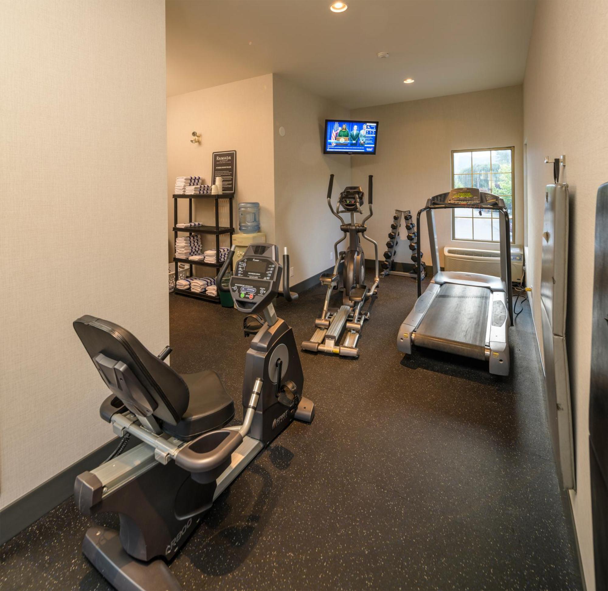 Balcomo, A Ramada By Wyndham Penticton Kültér fotó