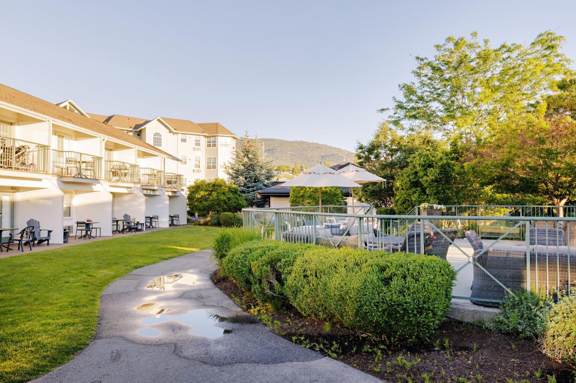 Balcomo, A Ramada By Wyndham Penticton Kültér fotó