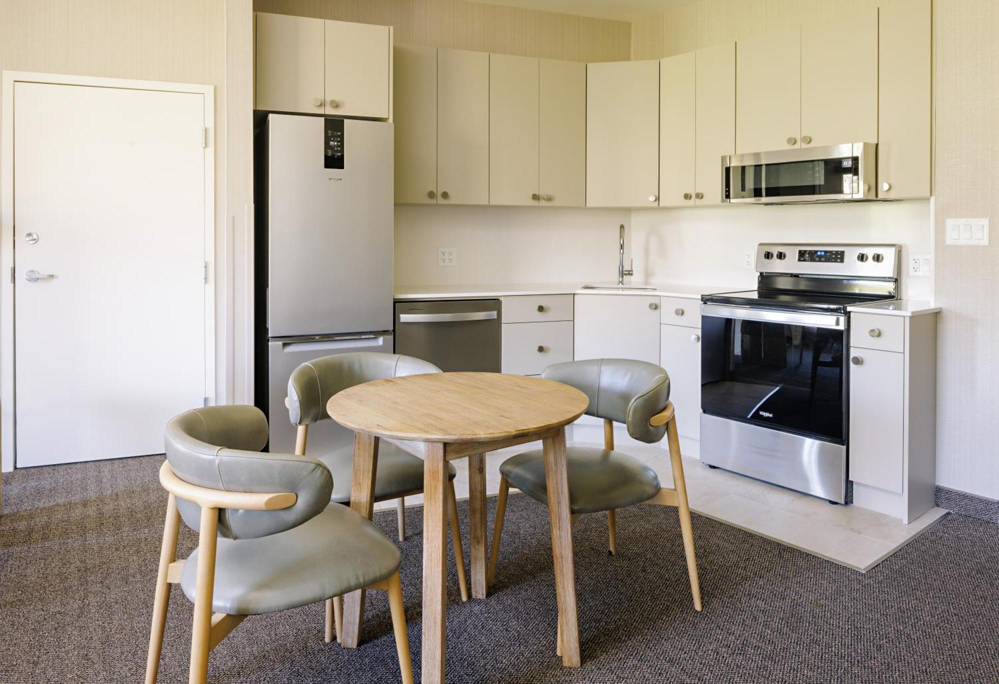 Balcomo, A Ramada By Wyndham Penticton Kültér fotó
