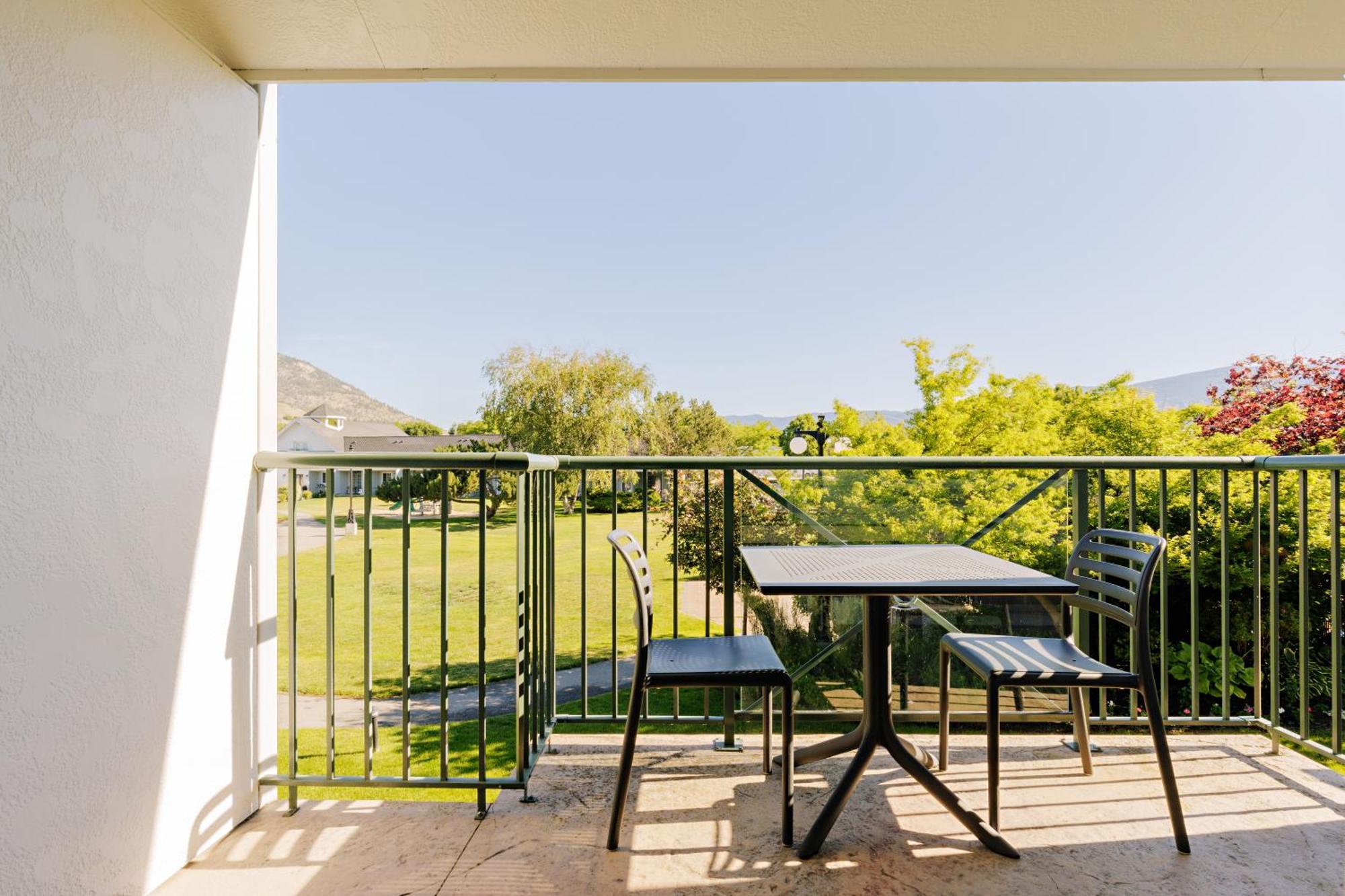 Balcomo, A Ramada By Wyndham Penticton Kültér fotó