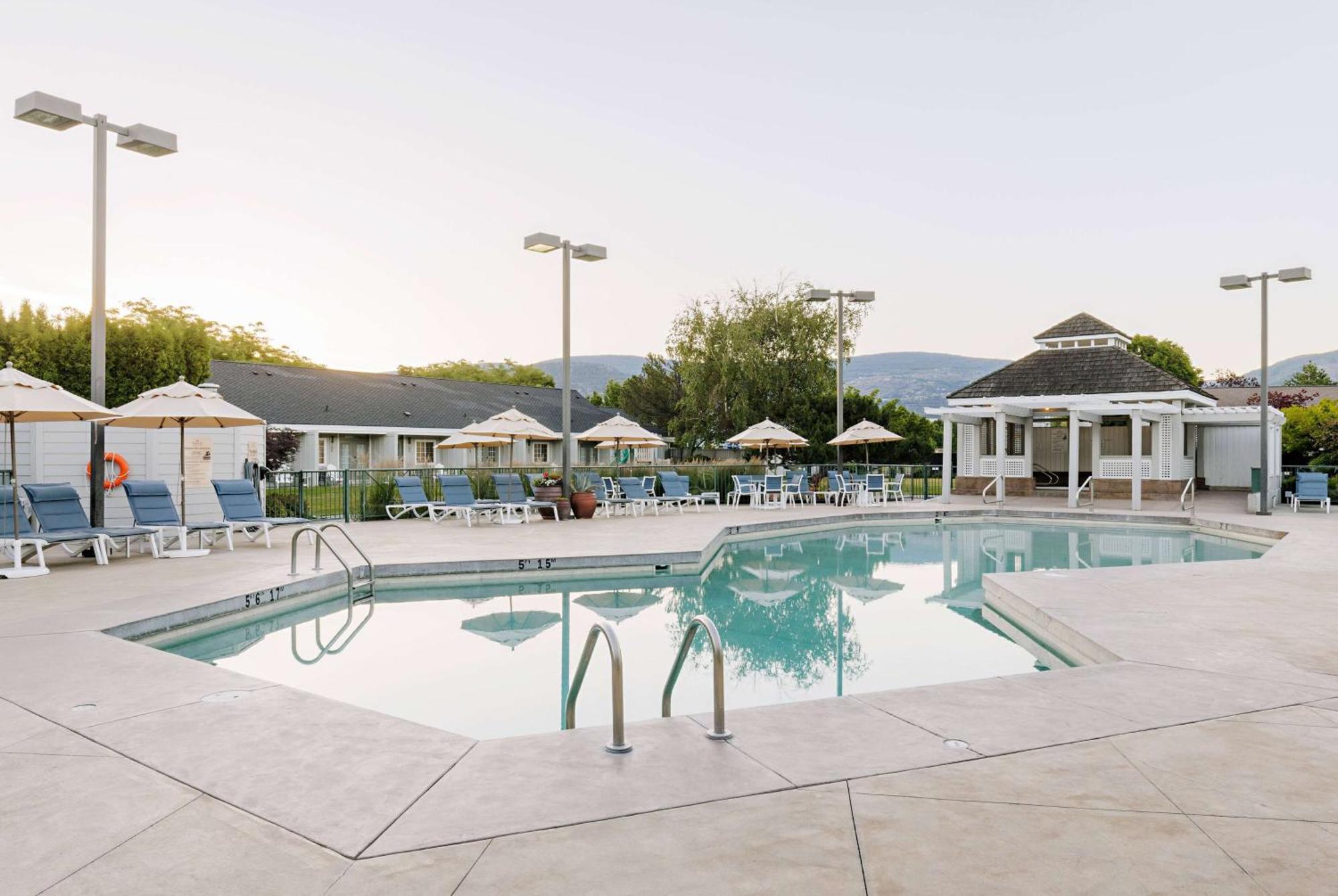 Balcomo, A Ramada By Wyndham Penticton Kültér fotó